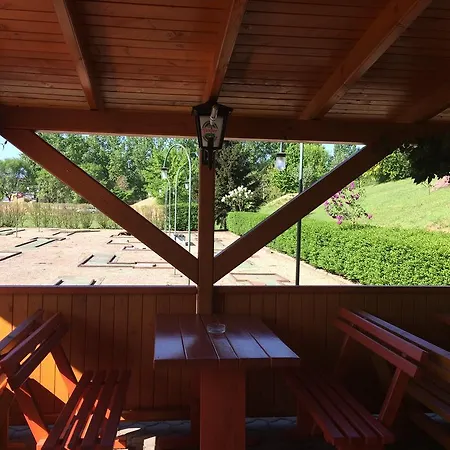 Golf Etterem Es Panzio Капошвар