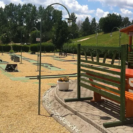 Гостевой дом Golf Etterem Es Panzio *