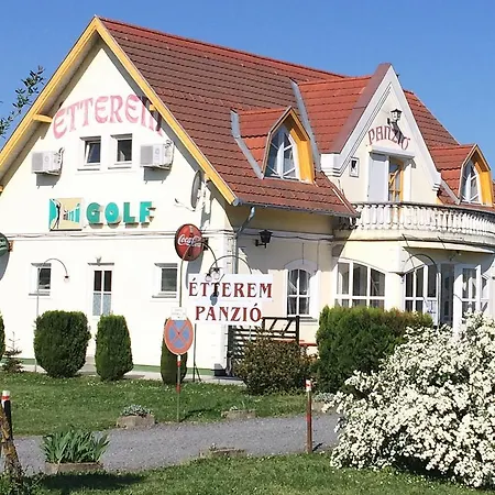 Golf Etterem Es Panzio Гостевой дом Капошвар