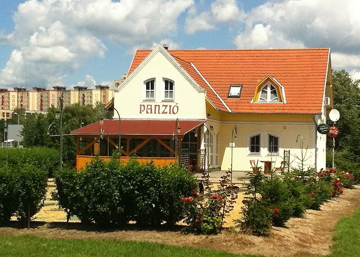 Pensionat Golf Etterem Es Panzio