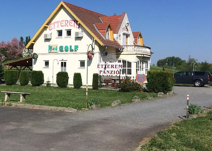 Pensionat Golf Etterem Es Panzio